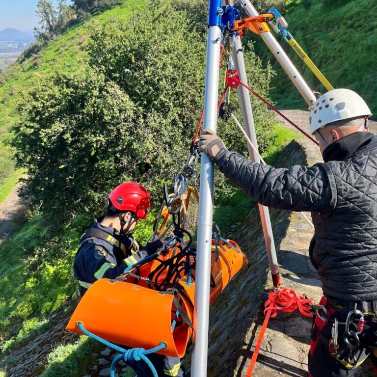 Primavera en los cerros: prepara tu salida antes de comenzar el trekking