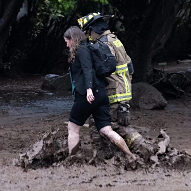 Bomberos de Santiago despliega sus capacidades frente a una semana de emergencias climáticas